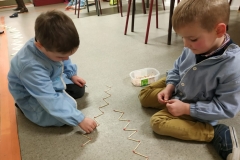Les traits obliques en maternelle